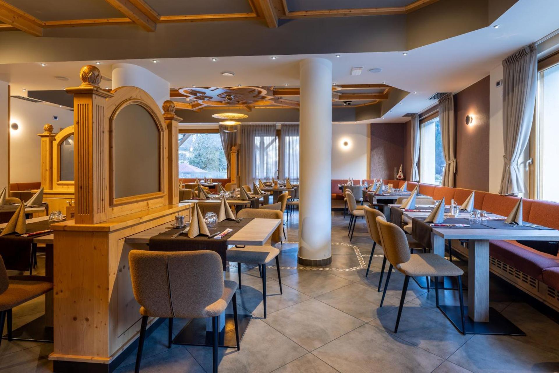 Hotel Dolomiti Saone Tione di Trento Bagian luar foto
