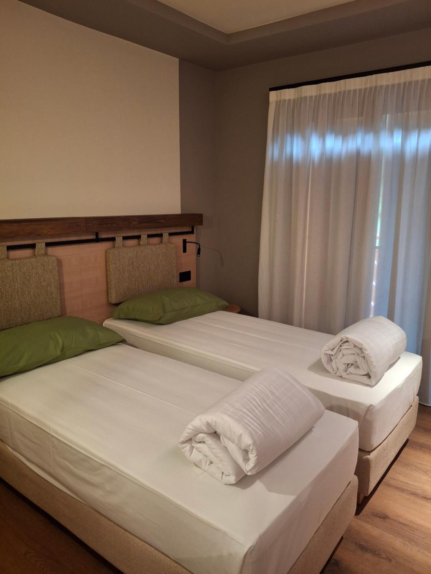 Hotel Dolomiti Saone Tione di Trento Bagian luar foto